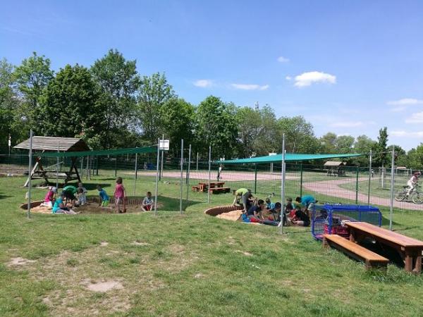 Spiel- und Sportplatz
