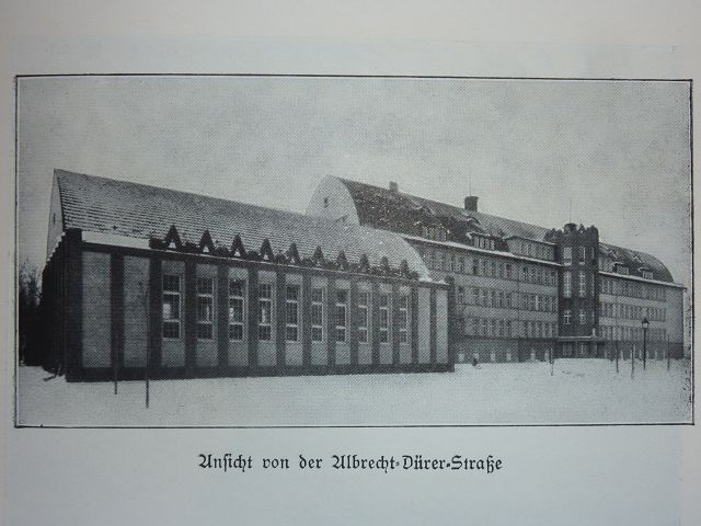 Schule Ansicht Strasse
